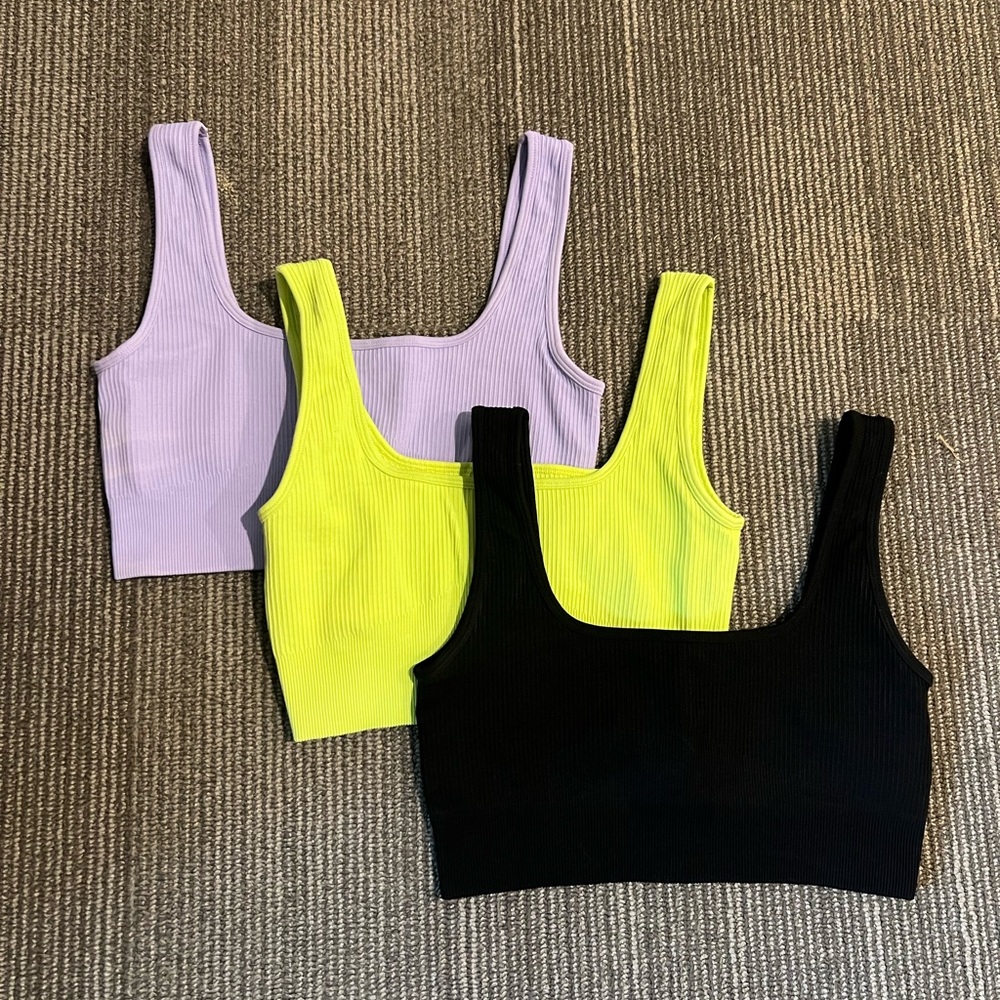 Too small for me. Green, black and purple bra.